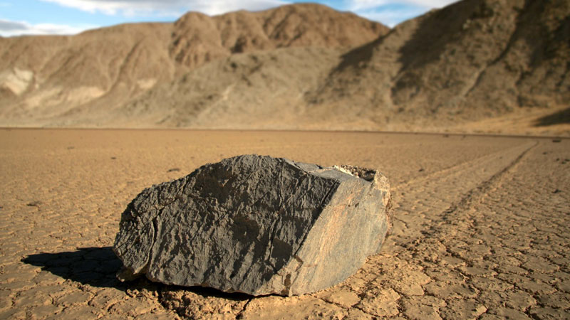 Sailing stones