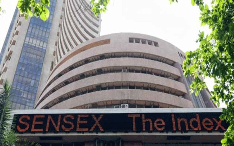 01-sensex-nifty-hits-a-new-.gif