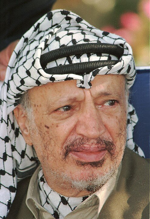 495px-Leader_of_the_PLO,_Yasser_Arafat,_1996_Dan_Hadani_Archive