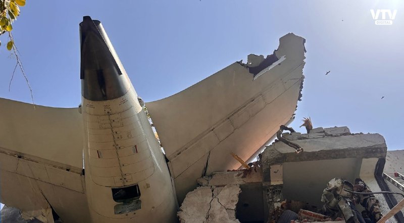 7-planecrash