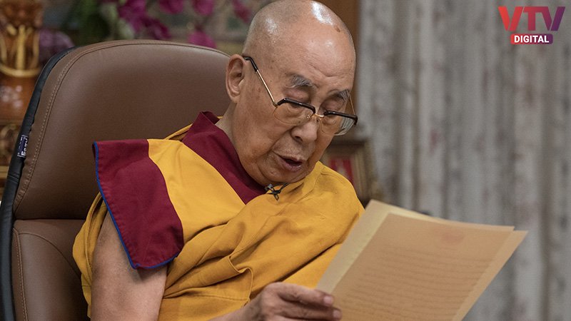 DALAI-LAMA-1