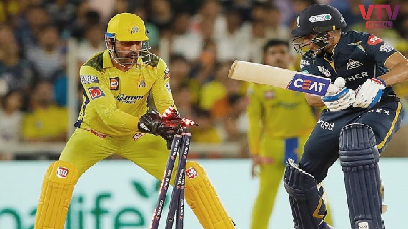 Dhoni-keeper