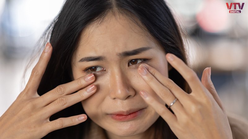 EYE-RUBBING-1