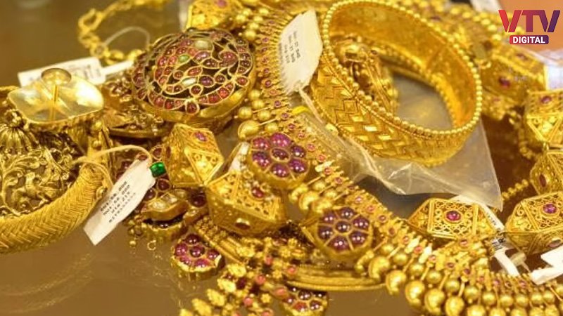 Gold-Ornaments1