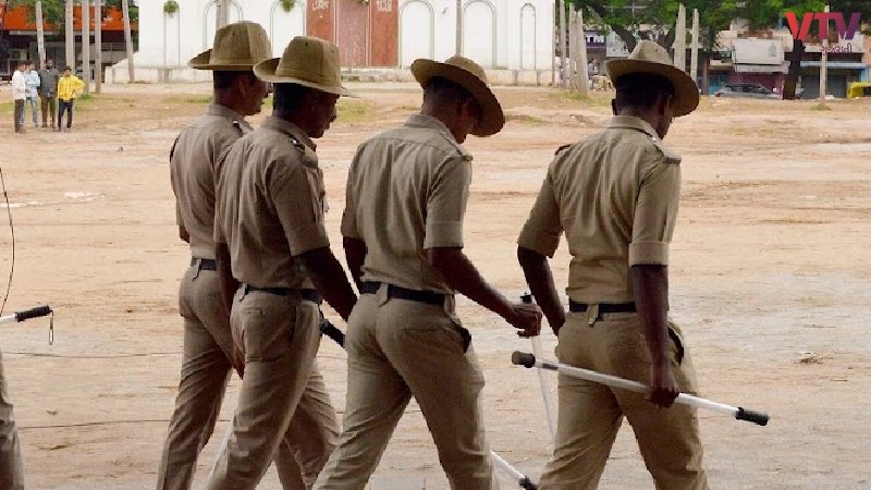 Gujarat-Police