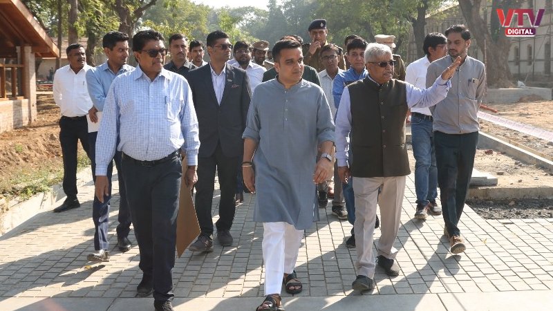 Harsh-Sanghvi-in-Gandhi-Ashram