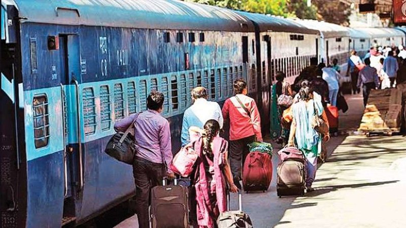 Luggage-in-train.jpg