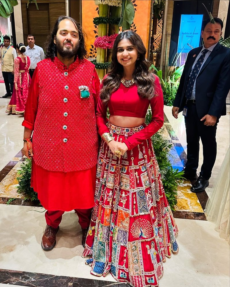 Performed Last night for Annant ambani and Radhika merchant&#x27;s mosalu and Rass garba function   Thank you so much merchants and ambanis for having us   you guys are pride and heart of gujjus  ...#Kinjalda (1)