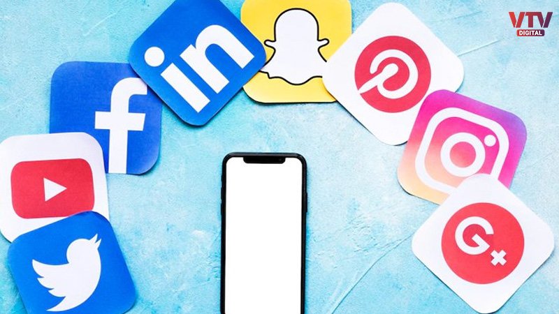 SOCIAL-MEDIA