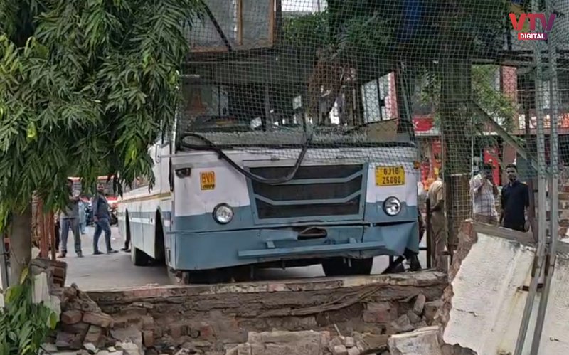 bus-accident-3