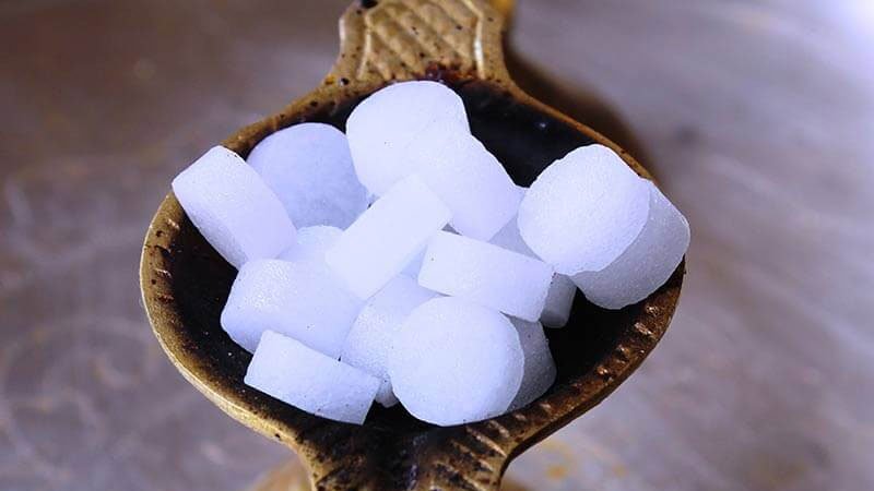 camphor.jpg