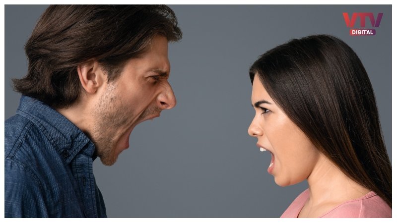 couple_fight_aa_U6IV33J.width-800