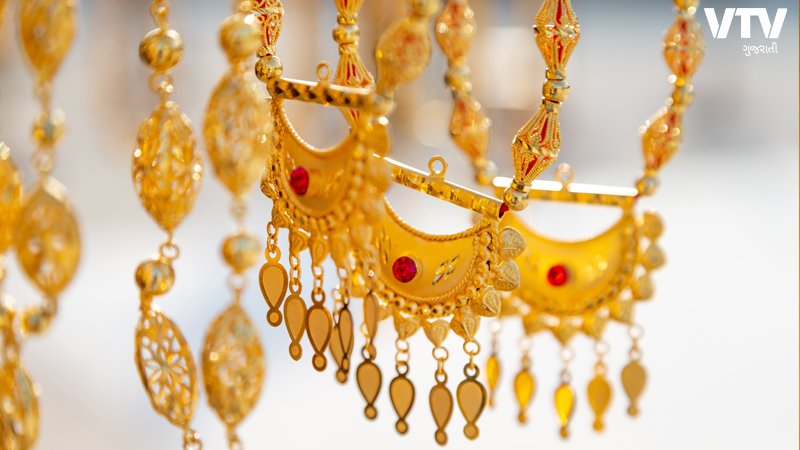 gold-jewelry-2