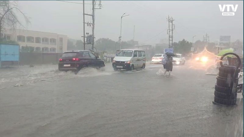 jan-jivan-rain
