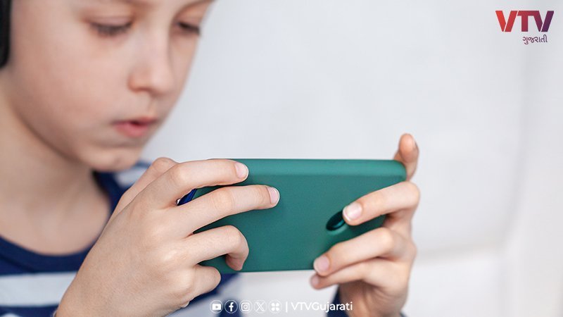 kid-using-mobile.original