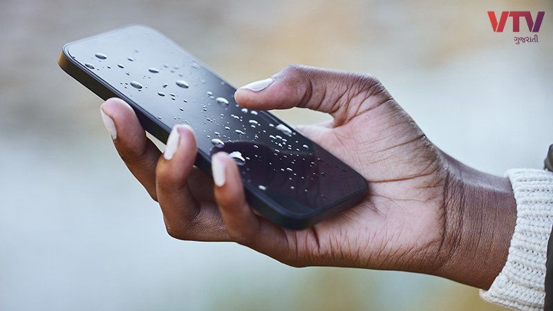 phone-in-rain-1