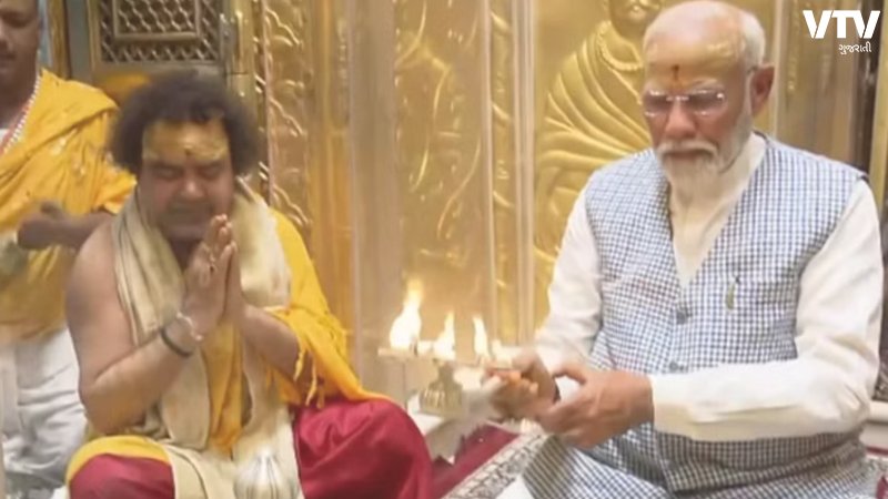 pm-modi-ganga-aarrti1