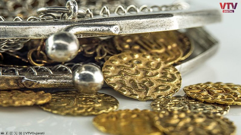 silver-ornamate