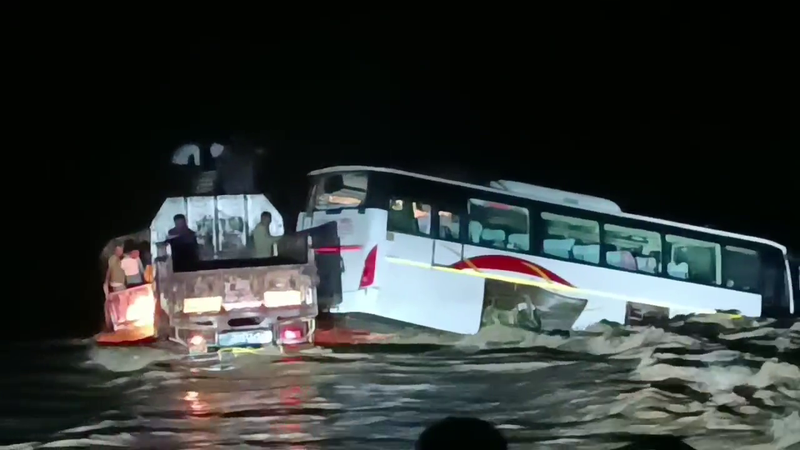 VIDEO: ભાવનગરમાં મધરાતે થયું ધબકારા વધારતું રેસ્ક્યૂ, તમામ દર્શનાર્થીને બચાવી લેવાયા